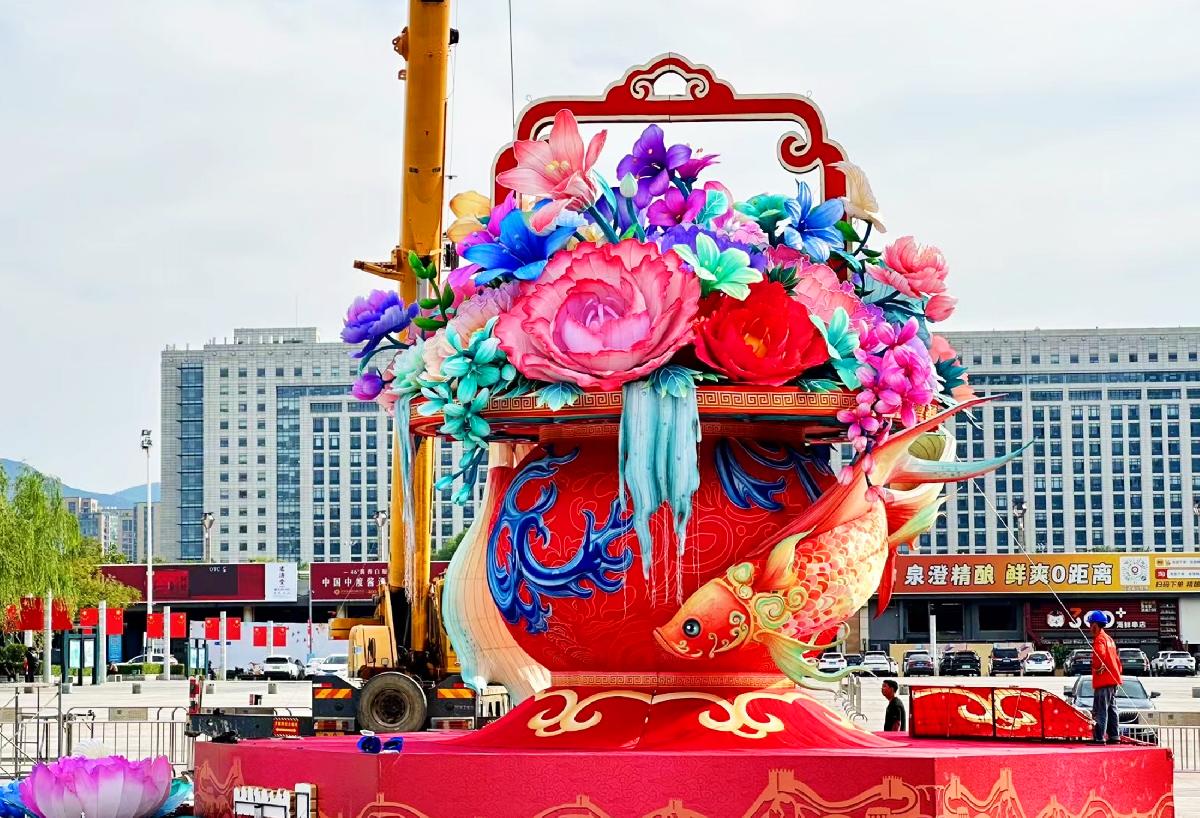 2023年广州12米大型花篮灯组